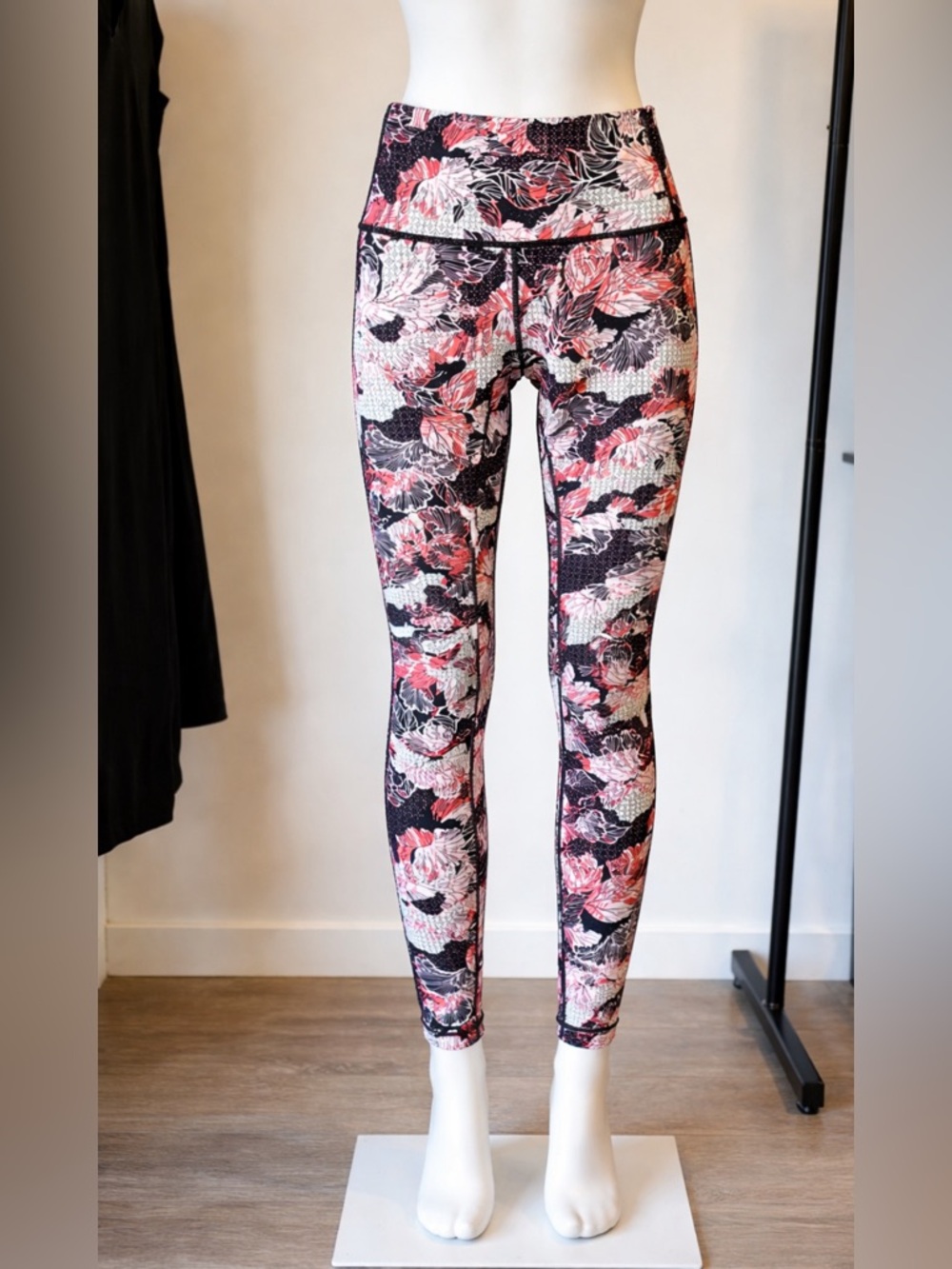 lululemon athletica Floral Pink Black High-Rise Leggings XXS